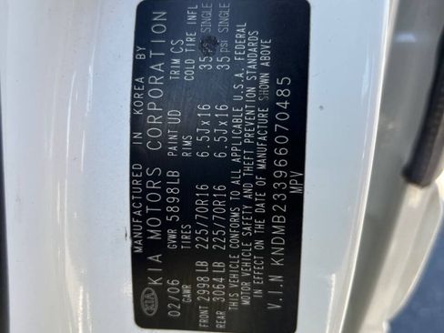 Used 2006 Kia Sedona EX FWD image 16