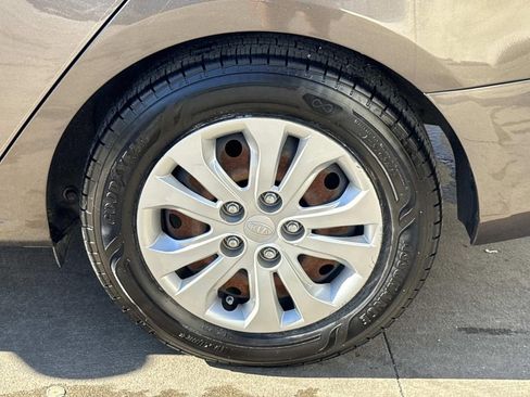 Used 2013 Kia Forte EX FWD image 9