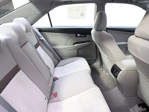 Used 2012 Toyota Camry XLE FWD image 15
