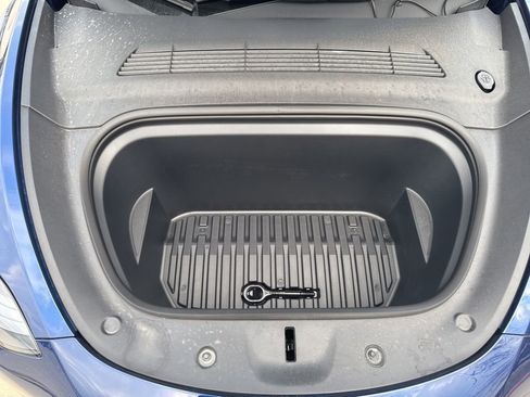 Used 2025 Tesla Model Y Long Range image 15