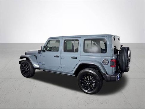 Certified 2025 Jeep Wrangler Unlimited Sahara w/ Safety Group AWD/4WD image 9