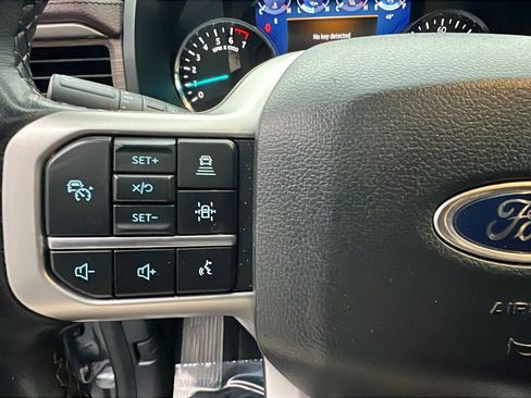 Used 2024 Ford Expedition Limited image 30