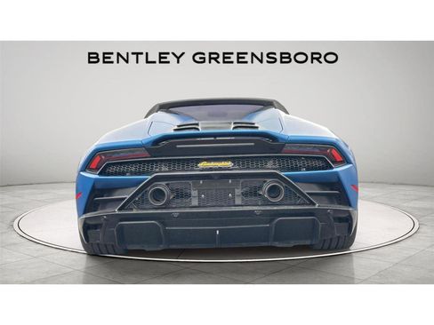 Used 2020 Lamborghini Huracan EVO RWD image 12