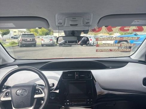 Used 2018 Toyota Prius Two image 13