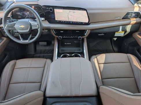 New 2026 Chevrolet Suburban High Country RWD image 7