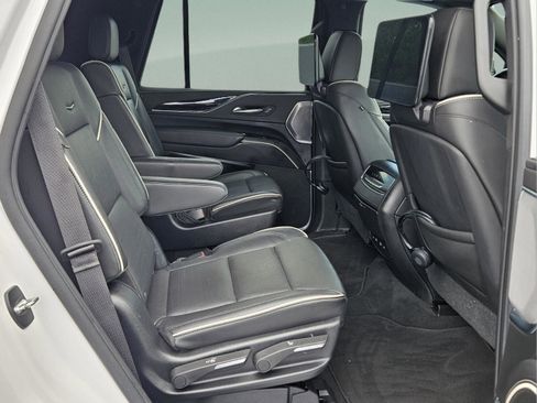 Used 2021 Cadillac Escalade Sport w/ Driver Assist Tech Package AWD/4WD image 29