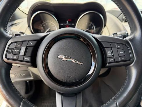 Used 2017 Jaguar F-TYPE Coupe RWD image 13