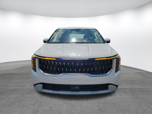 Used 2025 Kia Carnival image 27