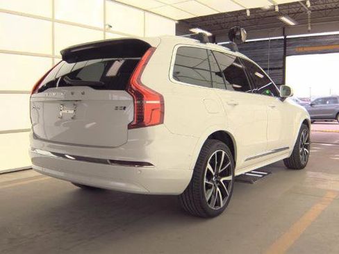 Used 2023 Volvo XC90 B5 Plus w/ Protection Package Premier AWD/4WD image 3