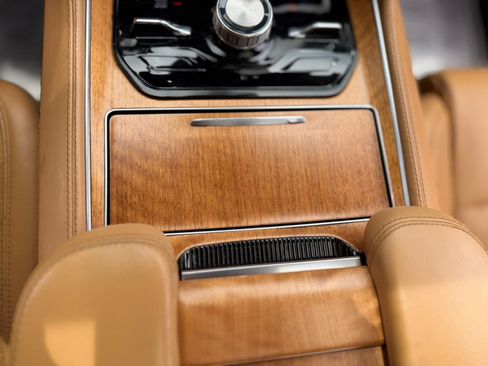 Used 2022 Jeep Grand Wagoneer Series III w/ Rear Seat Video Group 1 AWD/4WD image 19