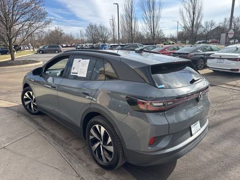 Used 2023 Volkswagen ID.4 Pro image 5