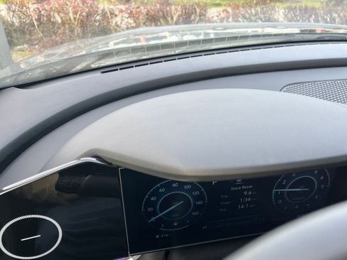 Used 2025 Hyundai Elantra Limited image 37