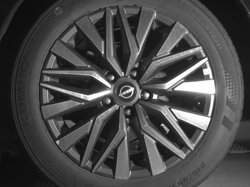 Used 2025 Nissan Altima 2.5 SV image 14