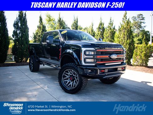 Used 2023 Ford F250 Lariat w/ Lariat Ultimate Package AWD/4WD image 1