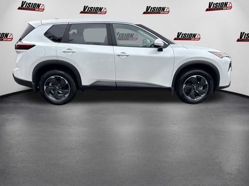 Certified 2026 Nissan Rogue SV AWD/4WD image 4