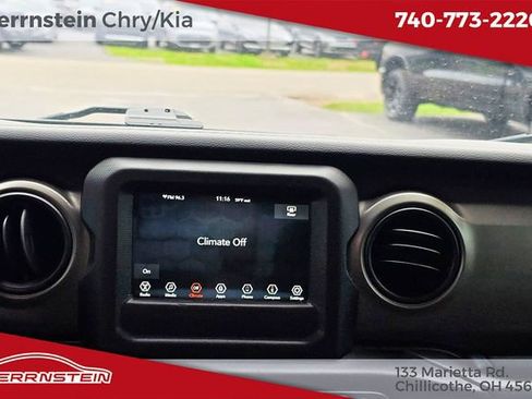 Used 2022 Jeep Gladiator Sport image 9