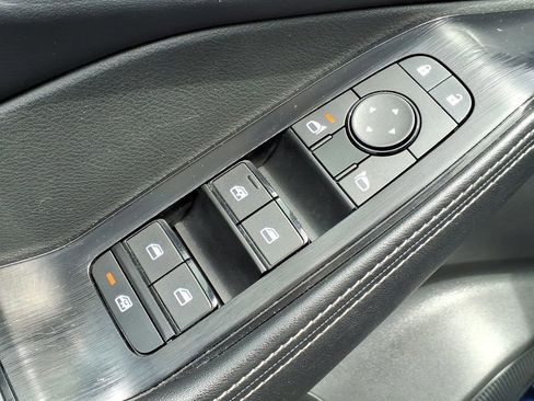 Used 2024 Nissan Rogue SV AWD/4WD image 17