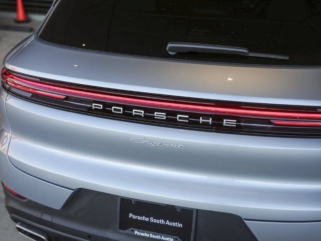 Certified 2026 Porsche Cayenne AWD/4WD image 15