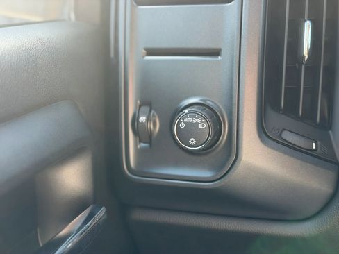 Used 2017 Chevrolet Silverado 1500 W/T AWD/4WD image 31