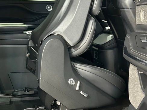 New 2026 Lincoln Navigator L Reserve AWD/4WD image 66