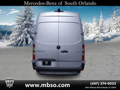 Used 2021 Mercedes-Benz Sprinter 2500 image 3
