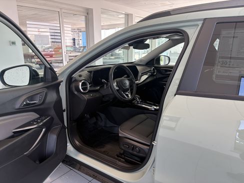 New 2026 Chevrolet Trax ACTIV FWD image 2