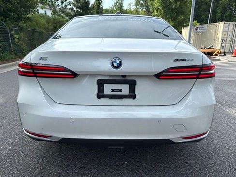 Used 2026 BMW i5 eDrive40 RWD image 6