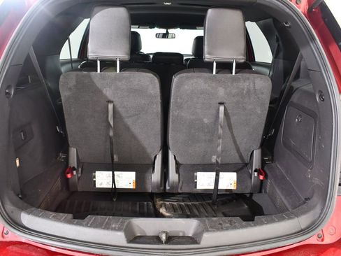 Used 2015 Ford Explorer XLT w/ Equipment Group 202B image 21