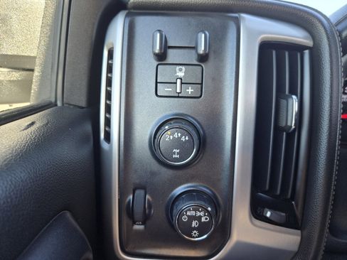 Used 2018 GMC Sierra 3500 SLE image 15