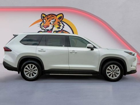 New 2026 Toyota Grand Highlander AWD image 4
