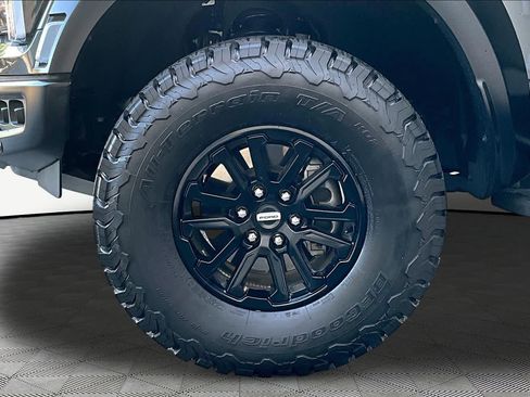Used 2025 Ford F150 Raptor AWD/4WD image 11
