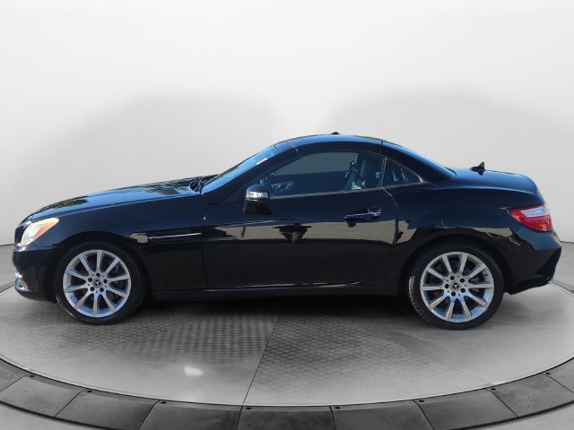 Used 2016 Mercedes-Benz SLK 300 image 2