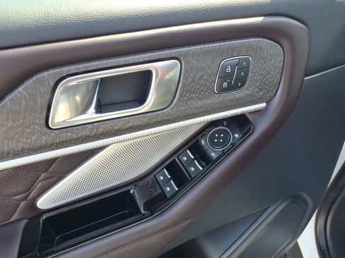 Used 2025 Ford Explorer Platinum w/ Ultimate Package image 17