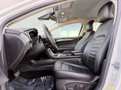 Used 2018 Ford Fusion SE w/ Equipment Group 602A FWD image 14