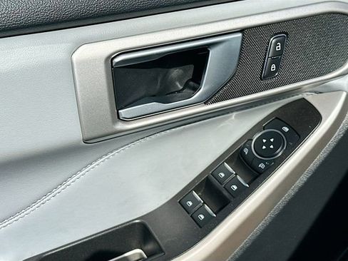 Used 2023 Ford Explorer XLT w/ Equipment Group 202A image 18