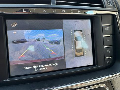 Used 2017 Lincoln Continental Select w/ Technology Package FWD image 20