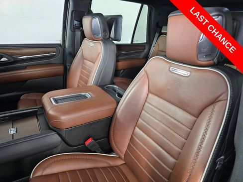 Used 2024 GMC Yukon Denali Ultimate AWD/4WD image 11