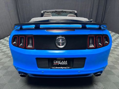 Used 2014 Ford Mustang Convertible image 9