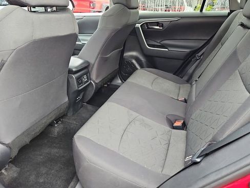 Used 2021 Toyota RAV4 XLE w/ Convenience Package image 11