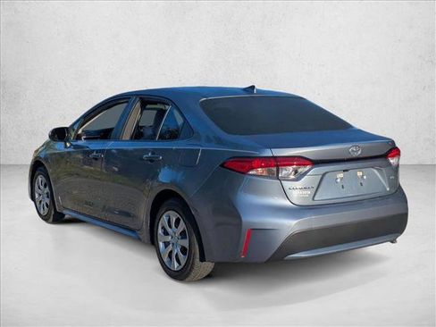 Used 2022 Toyota Corolla LE FWD image 5
