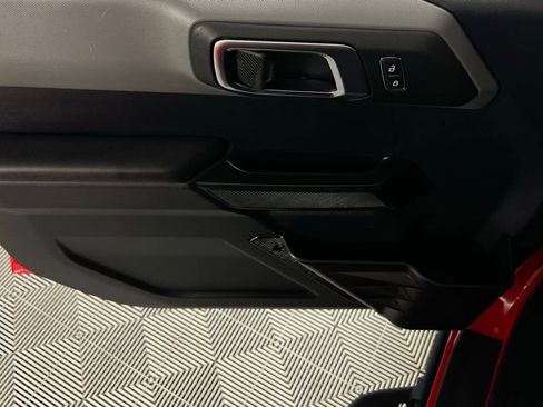 Used 2024 Ford Bronco Black Diamond image 25