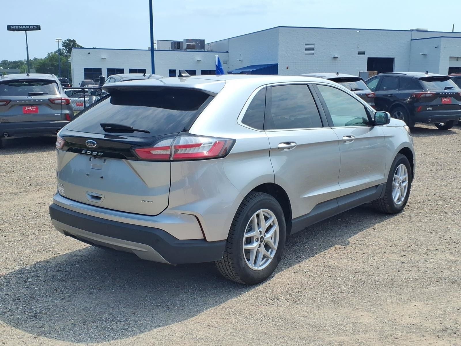Certified 2023 Ford Edge SEL AWD/4WD image 6