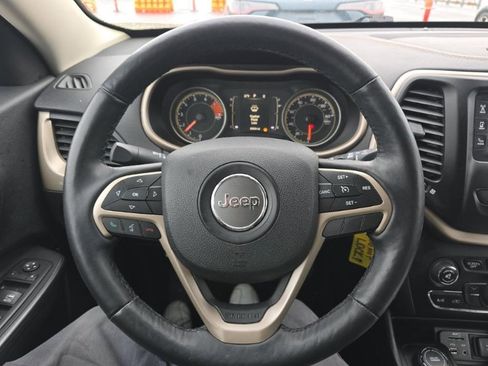 Used 2016 Jeep Cherokee Latitude w/ Safety/Convenience Group image 9