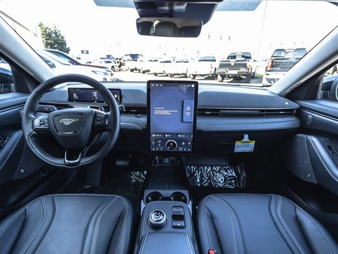 Used 2024 Ford Mustang Mach-E Premium image 23