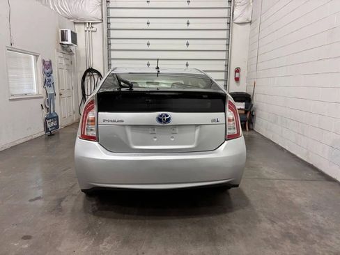 Used 2012 Toyota Prius Two image 6
