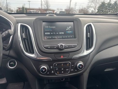 Used 2018 Chevrolet Equinox LT image 12