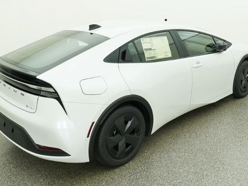 New 2026 Toyota Prius Plug-In Hybrid FWD image 13
