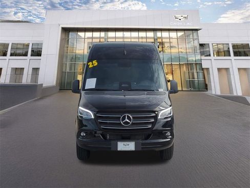 Used 2025 Mercedes-Benz Sprinter 2500 image 2
