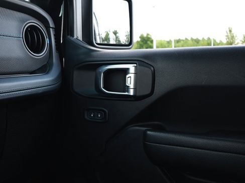 Used 2024 Jeep Wrangler Unlimited Rubicon 4xe AWD/4WD image 26