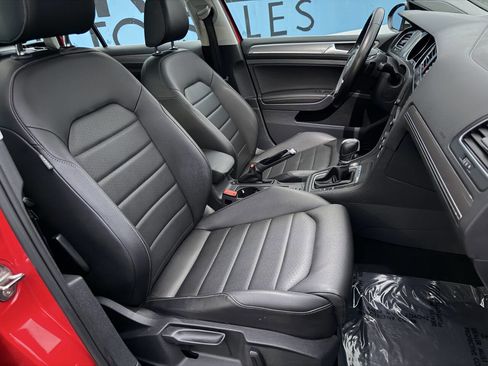 Used 2017 Volkswagen Golf Alltrack SEL image 32